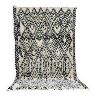 Tapis berbère en laine fait main 245 x 145 cm