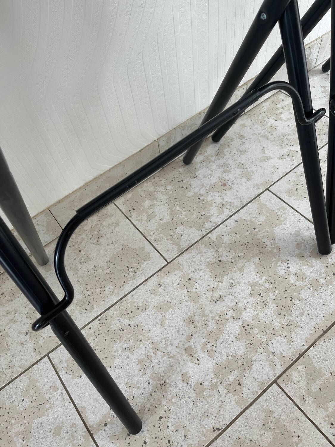 2 foldable bar stools from the 90s in wood and black metal