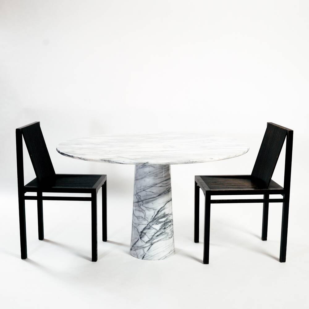 Table à manger en marbre italien du milieu du siècle dans le style d'Angelo Mangiarotti.