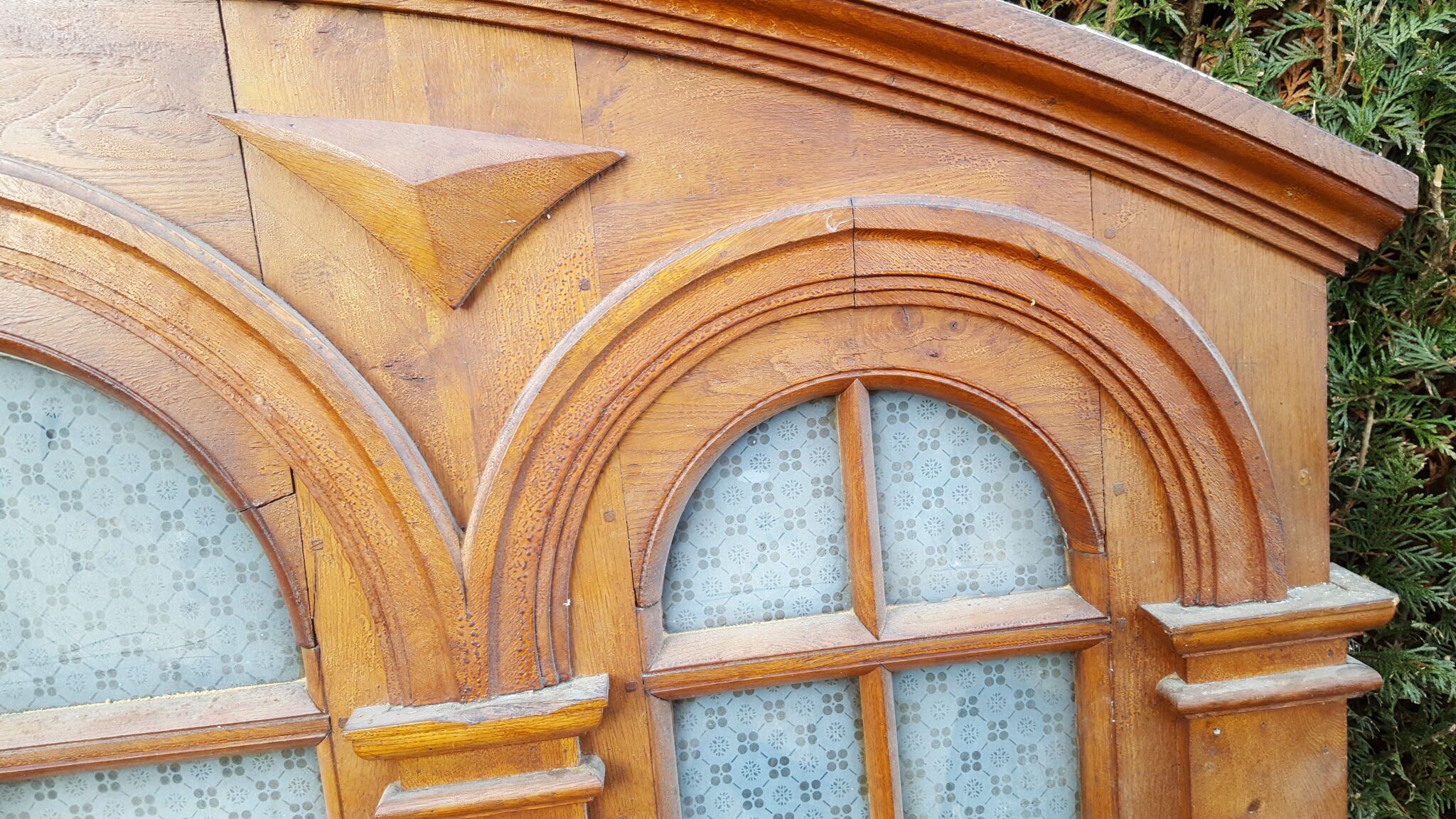 Séparation ancienne bois et vitre, fenêtre verre