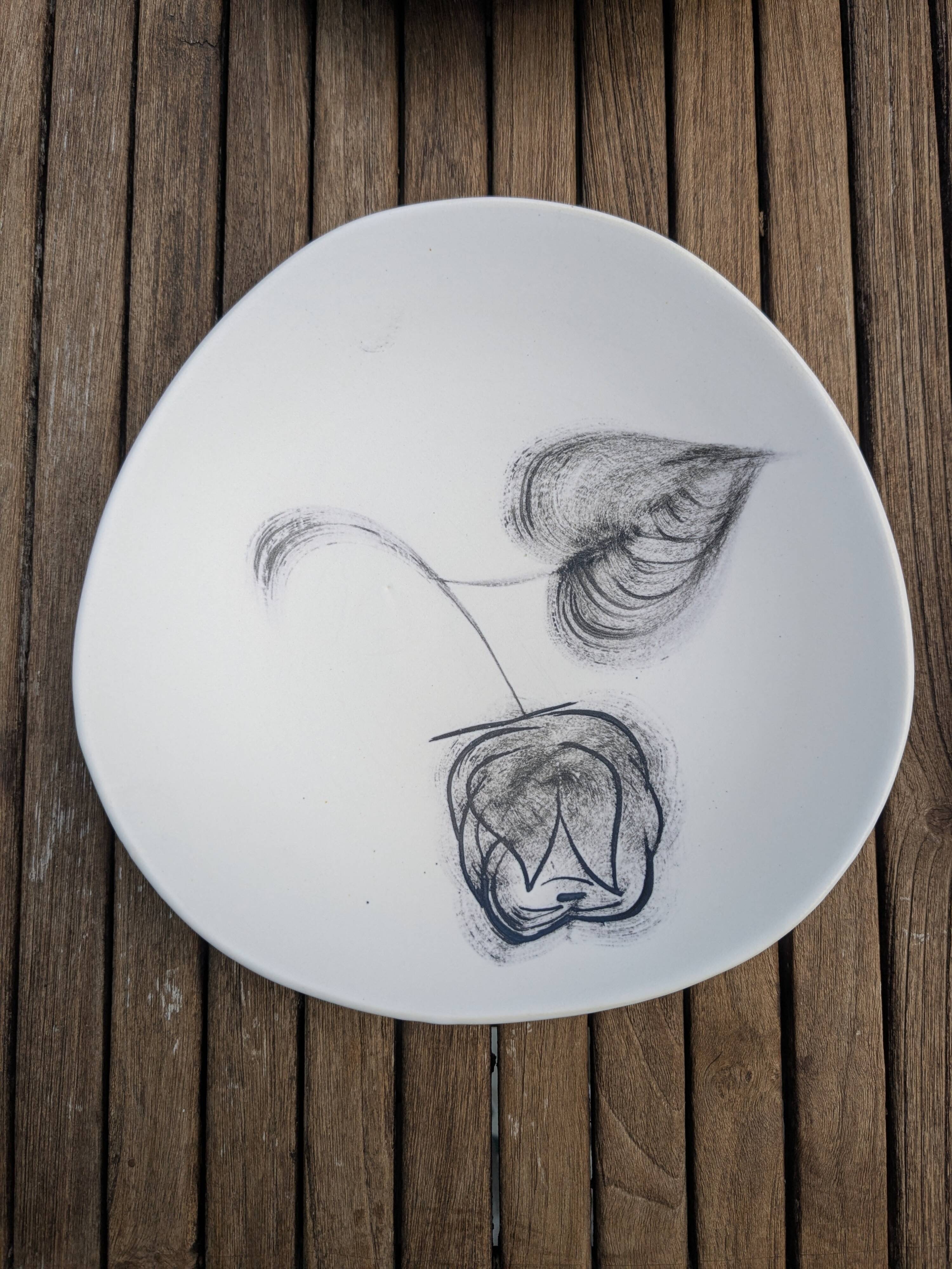 12 assiettes à dessert Niderviller modèle "Rose noire"