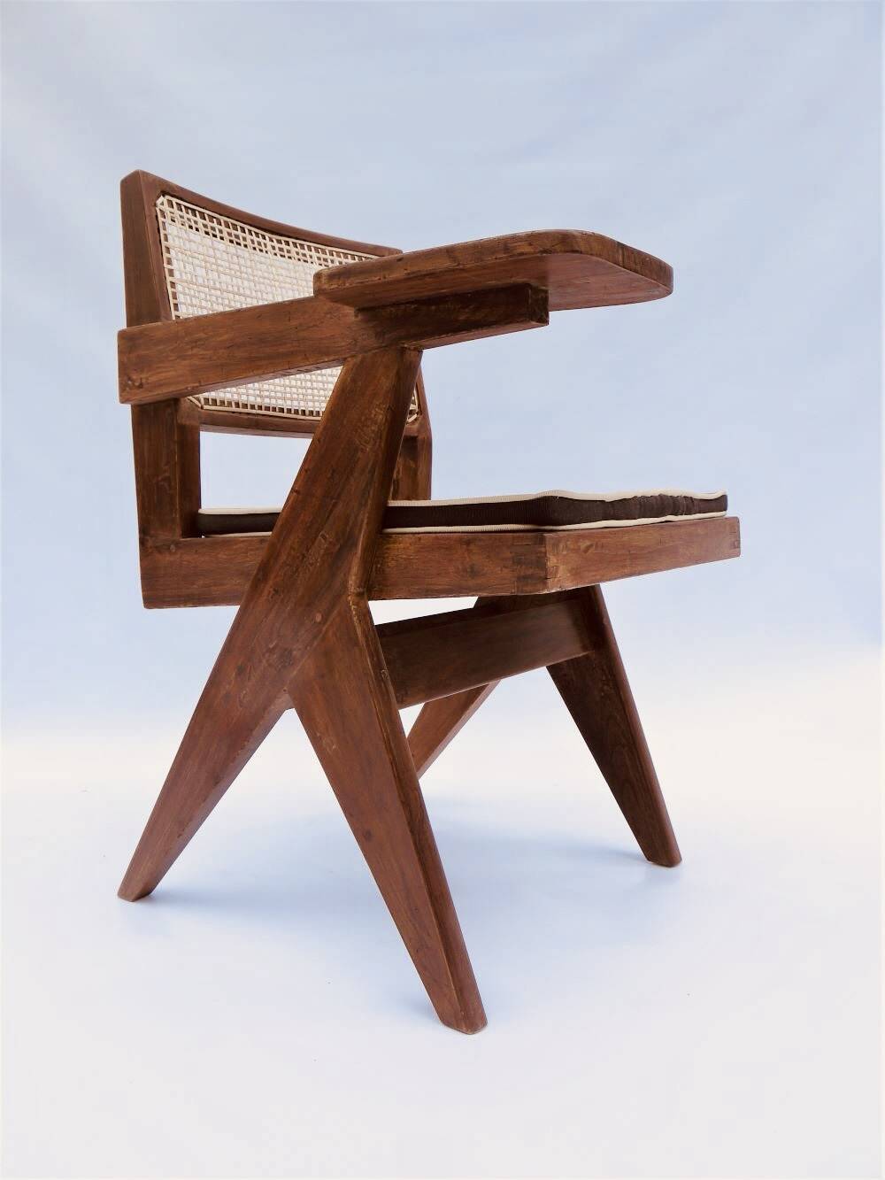 Pierre Jeanneret chaise modèle à  écritoire