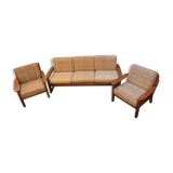 Full living room with 1 3-seater sofa and a pair of armchairs