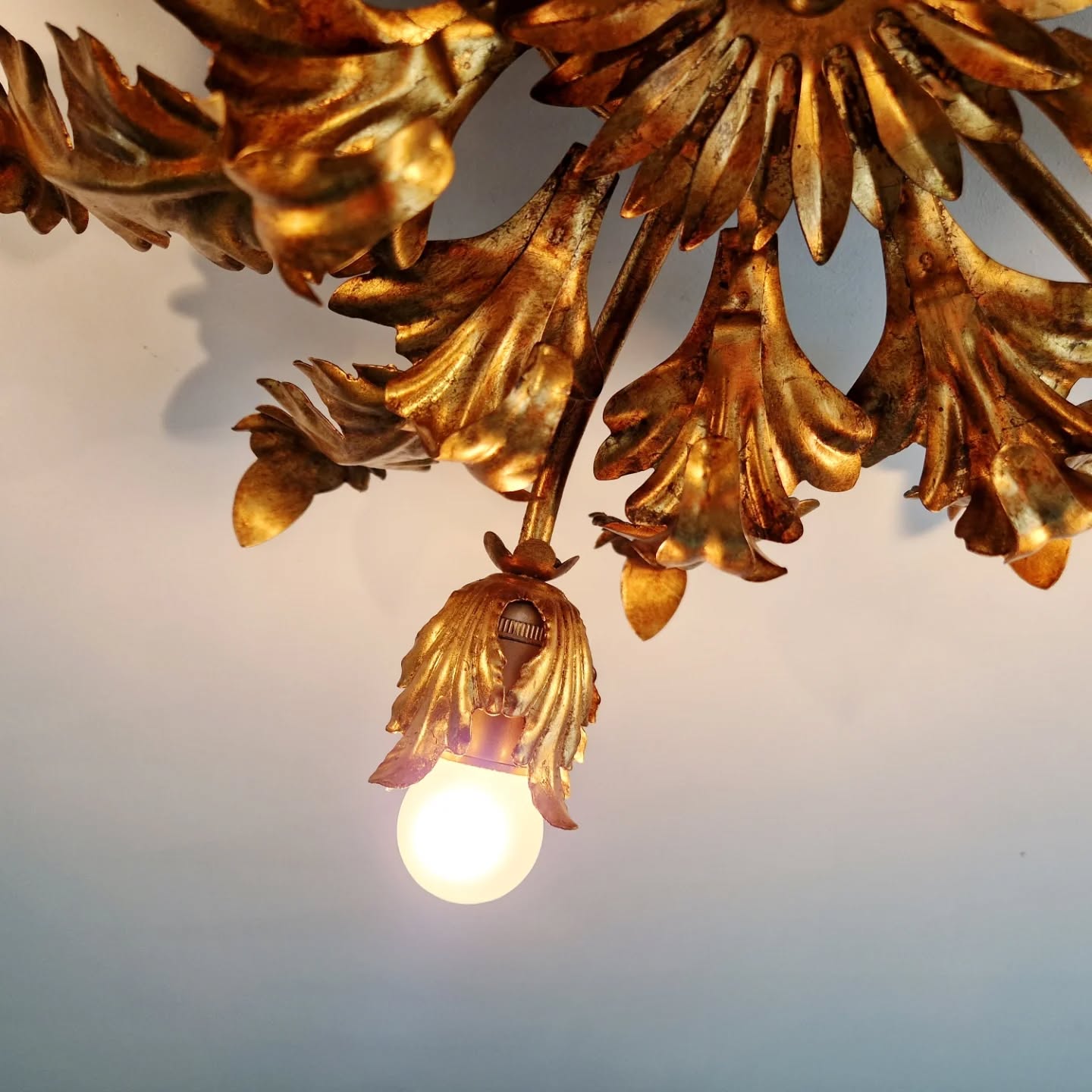 Italian floral ceiling light in gilded metal, 1970s.