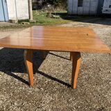 Extendable coffee table
