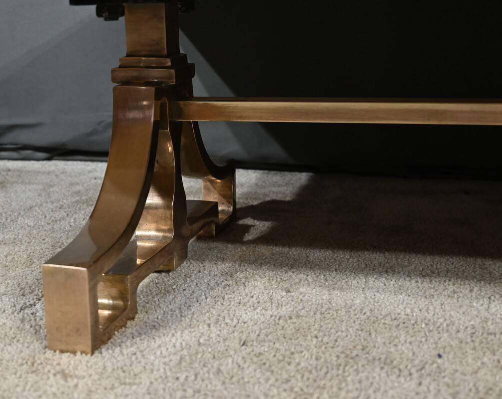 Brass and travertine coffee table, Art Deco period, 1930