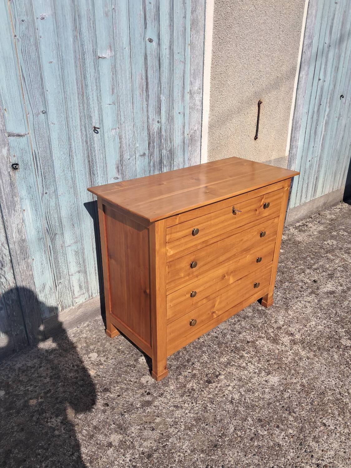 Commode en merisier massif