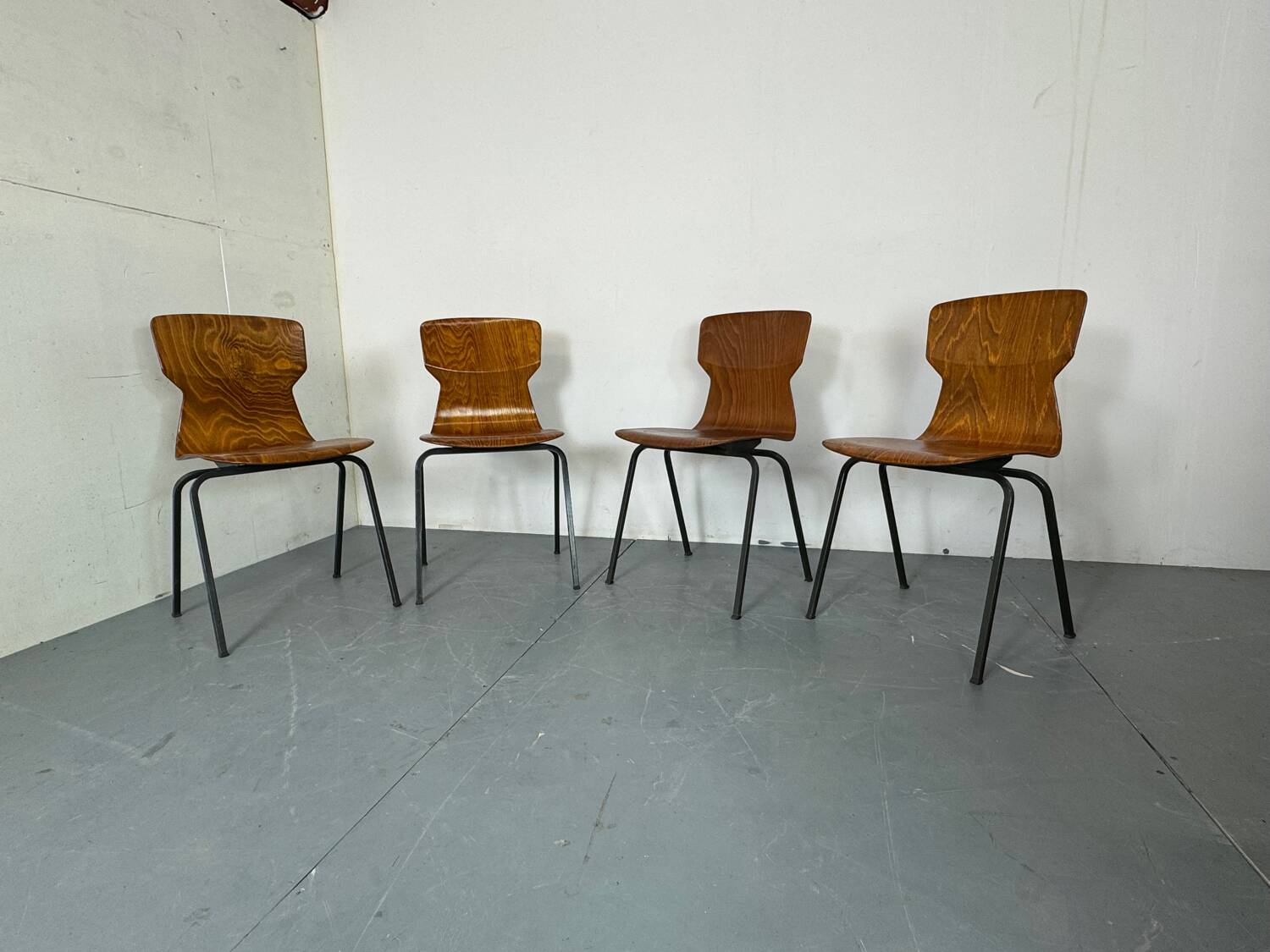 Chaises industrielles modernes du milieu du siècle d'Eromes, années 1960, lot de 4