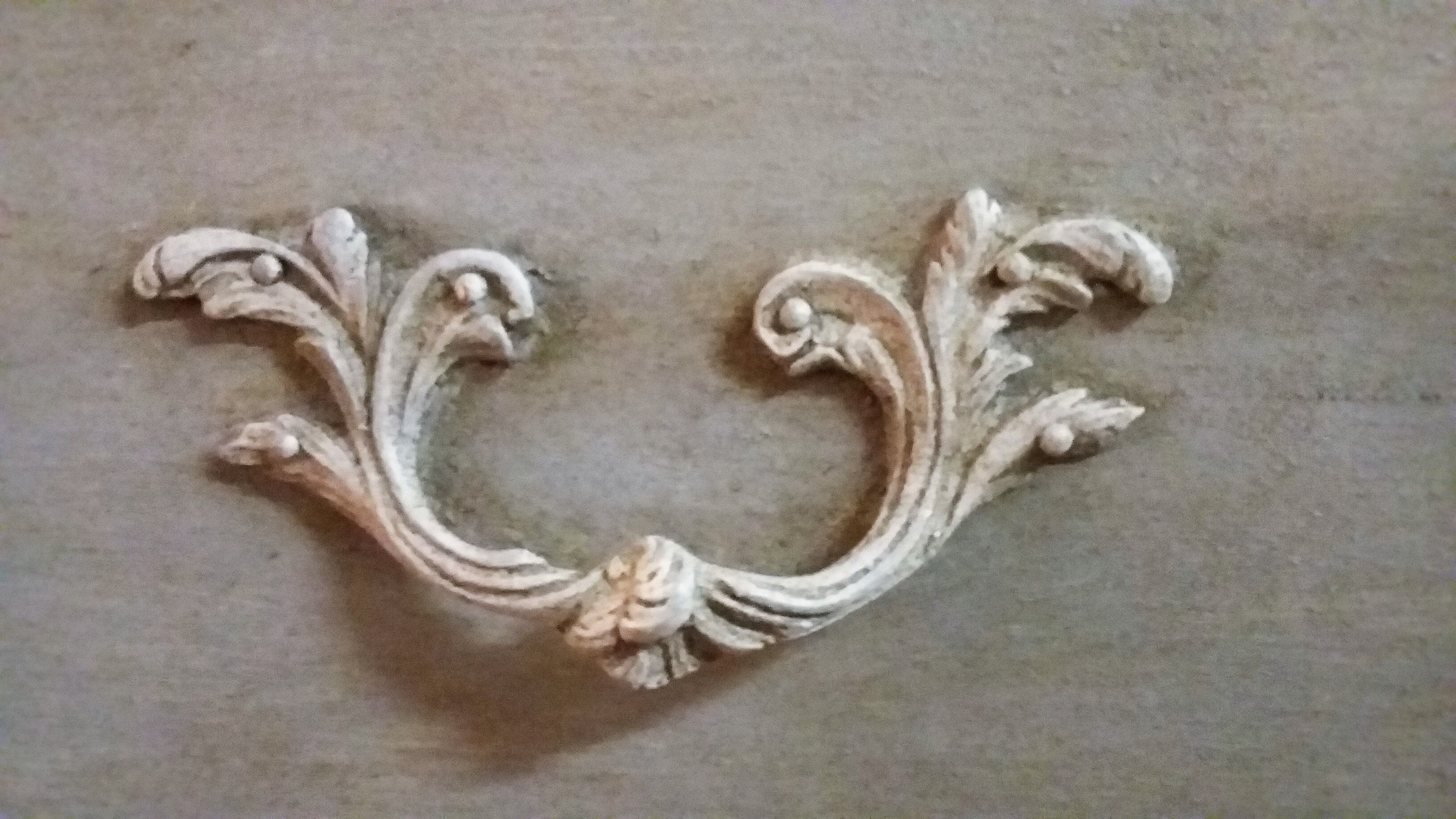 Commode style Louis XV patinée