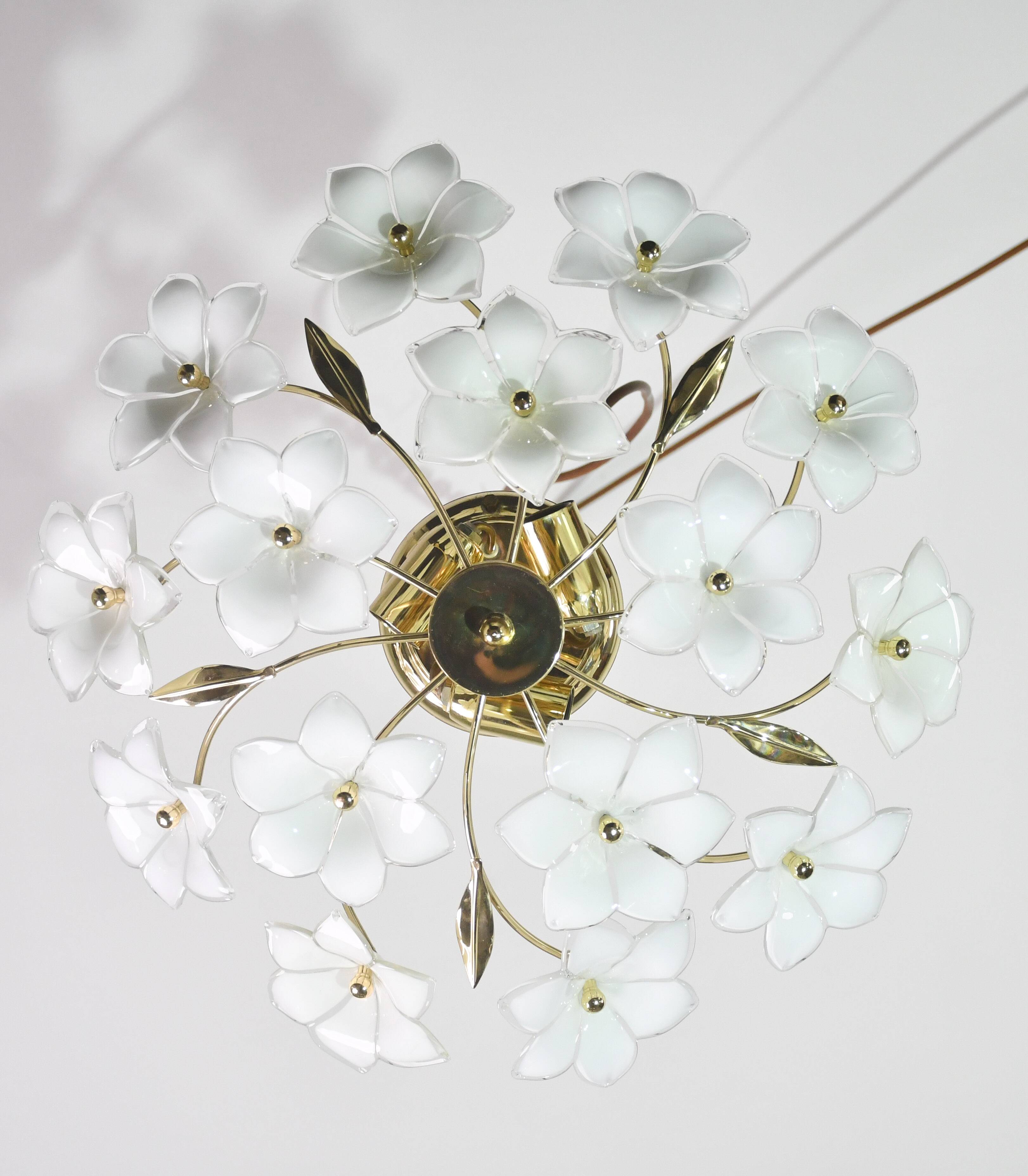 Delicious Murano Ceiling Light White Flowers, 1970