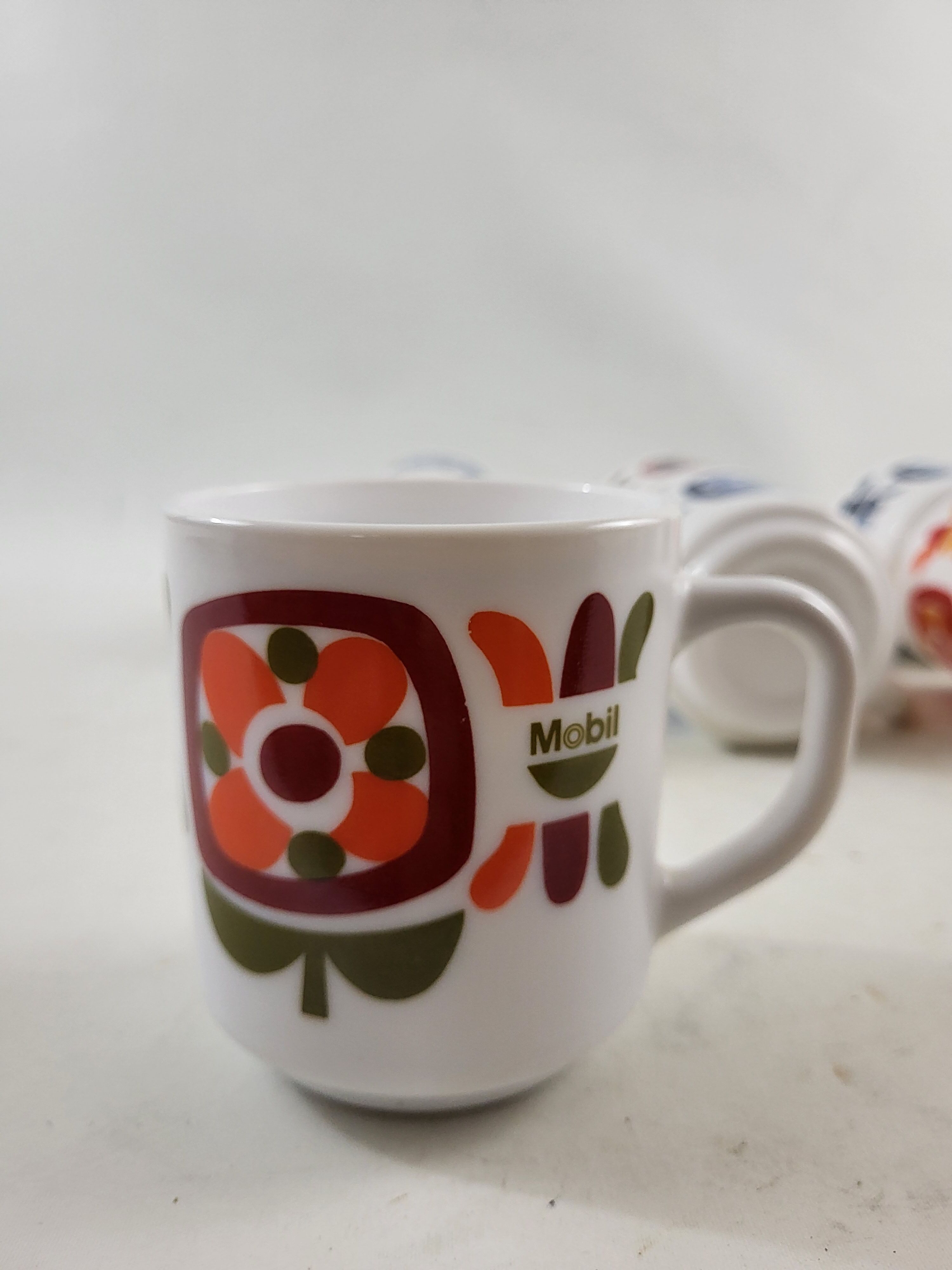 6 mugs vintage mobil design j-c. collector's miller
