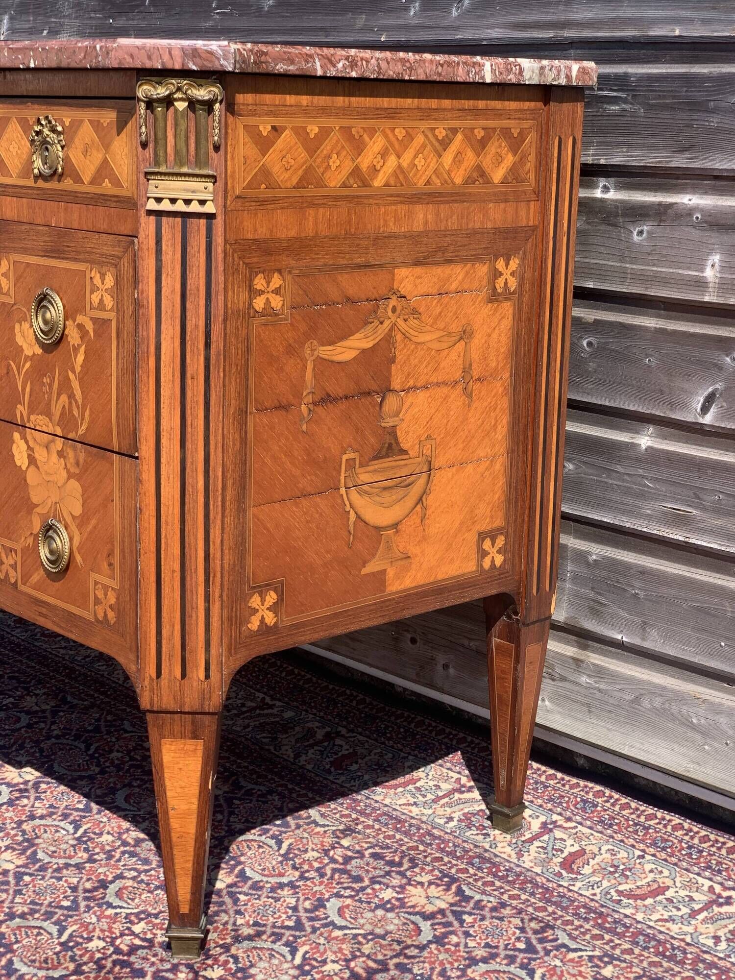 Louis XVl dresser
