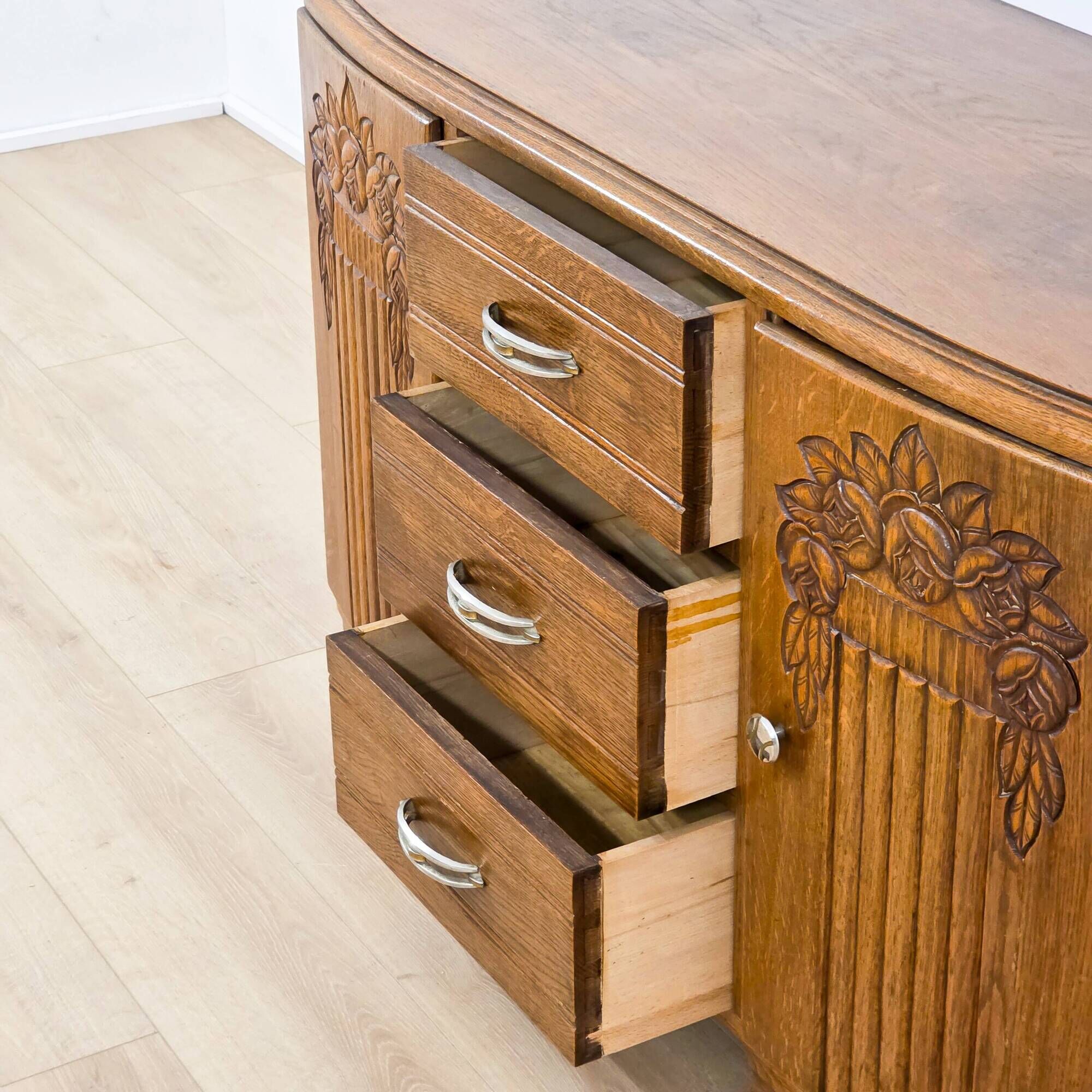 Wooden dressing table, Art Deco from the 1940s.