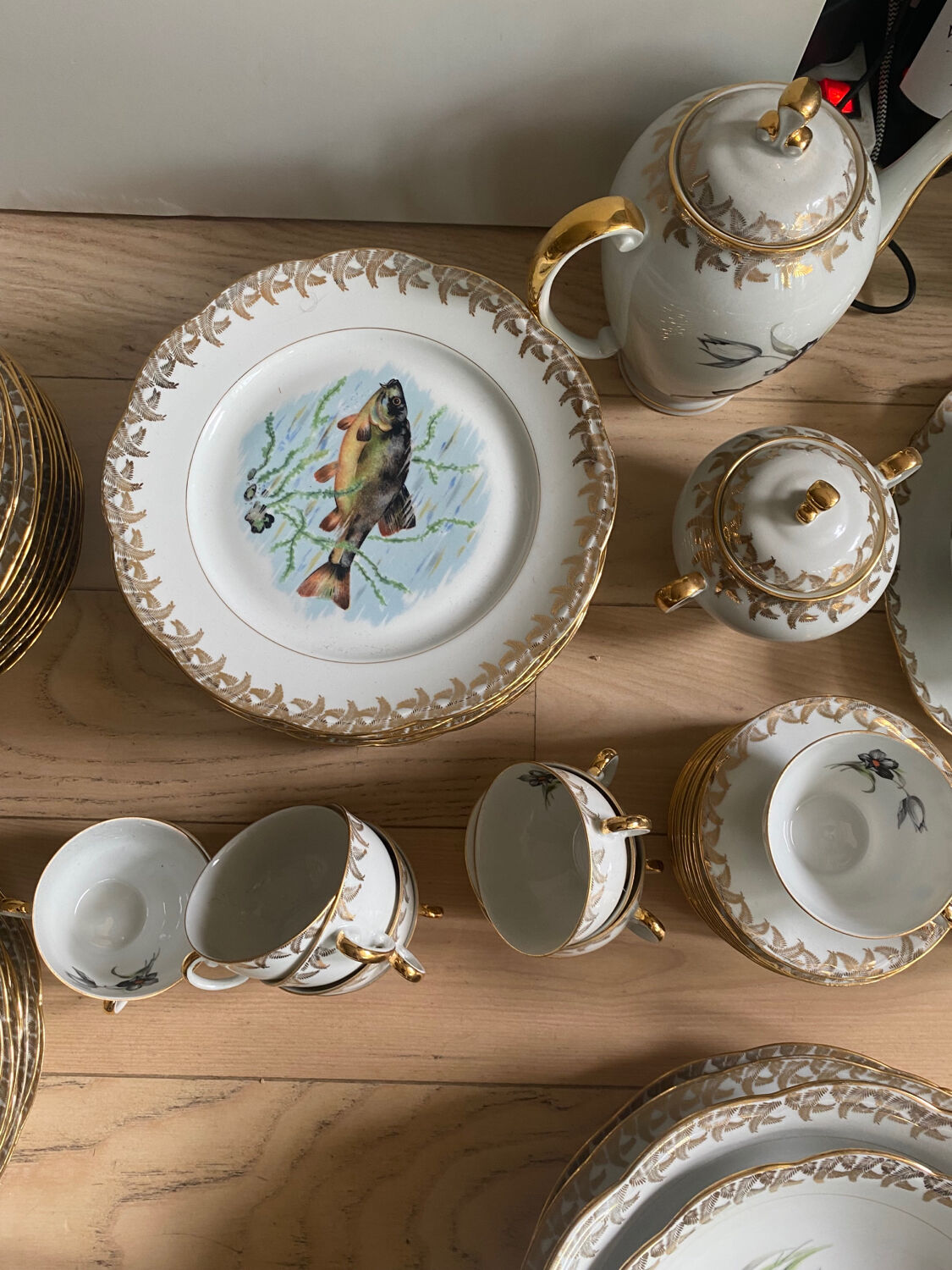 Porcelain - 79-piece dinner service