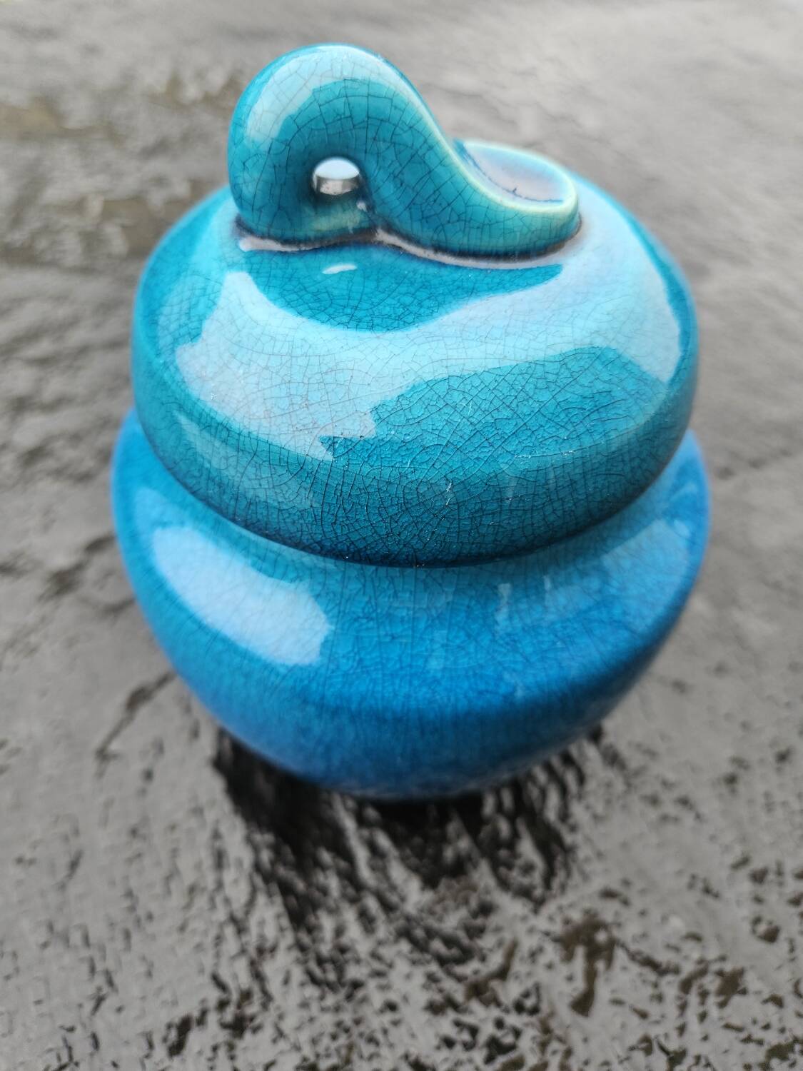 Covered pot/candy dish "duck"