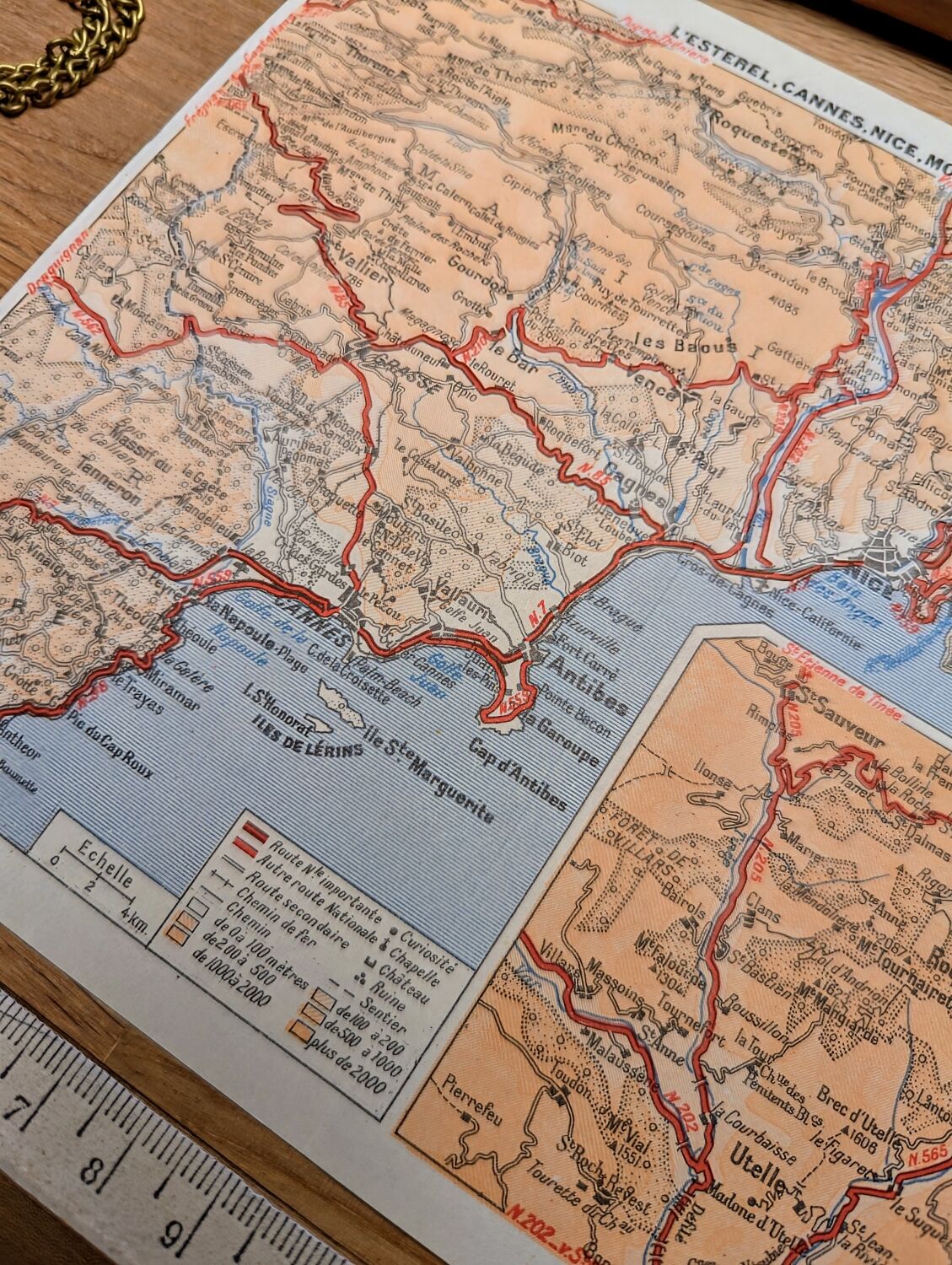 Imprimée en 1953, de Saint-Raphaël à Menton.