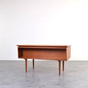 Bureau exécutif en teck danois des années 1960.