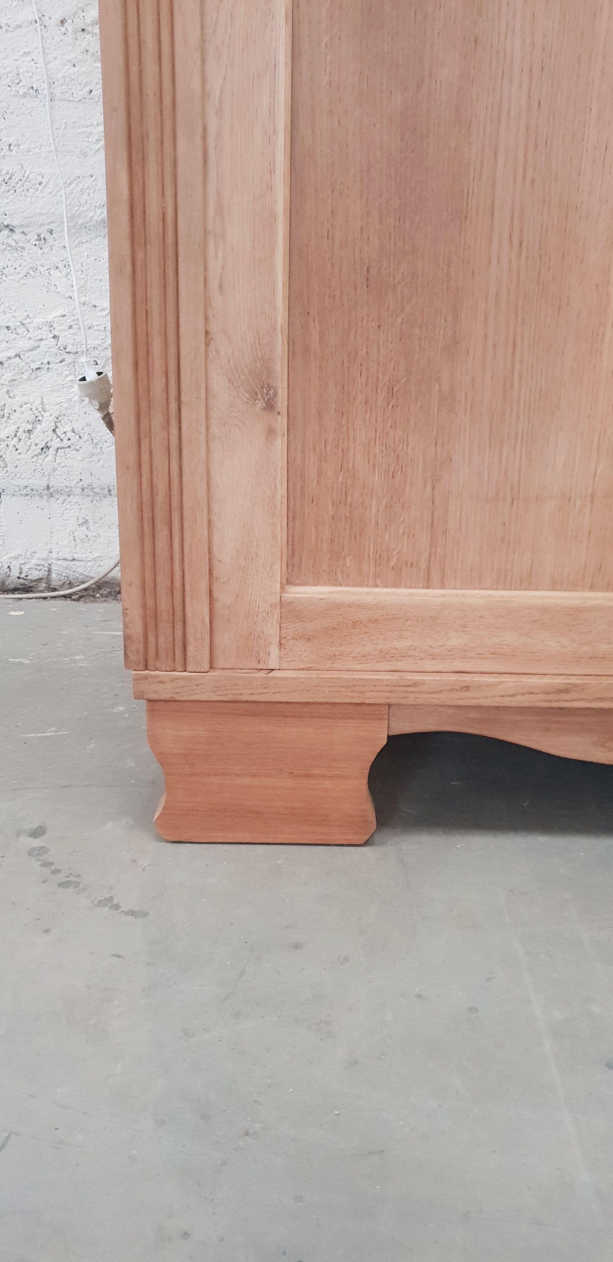 Vintage cabinet