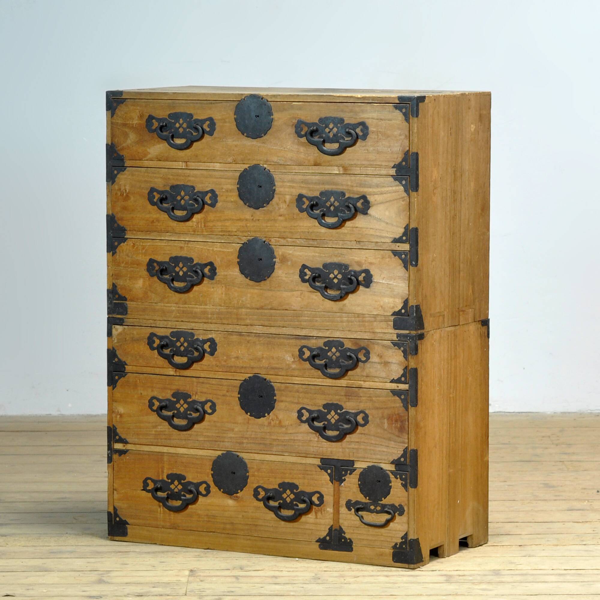 Japanese Tansu chest of drawers, circa 1870