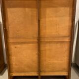 Double curtain cabinet