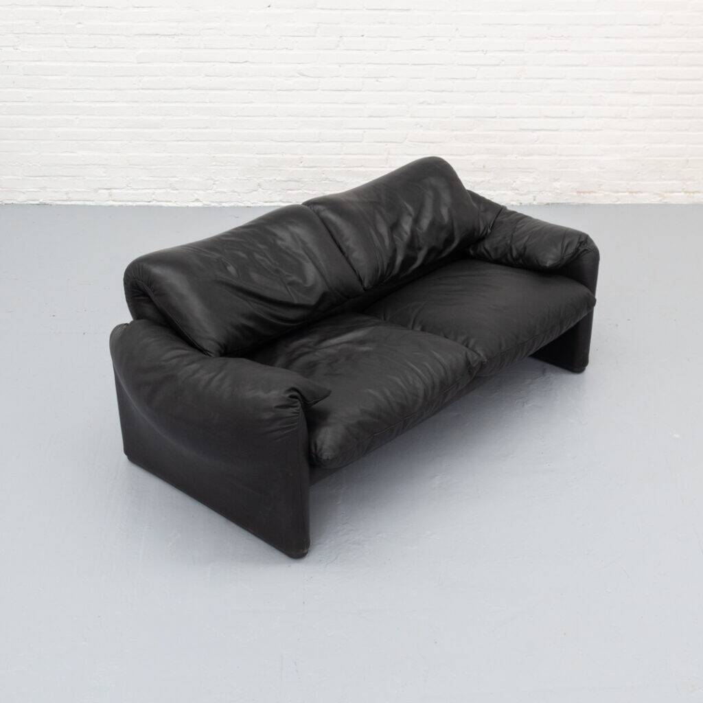 Black leather Cassina Maralunga sofa, 1970s