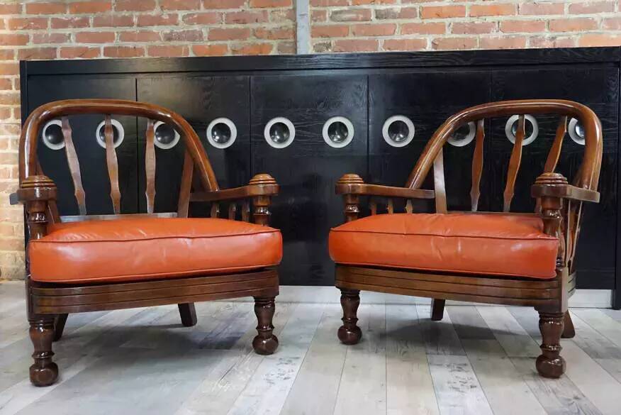 Pair of 60s armchairs in leather and wood