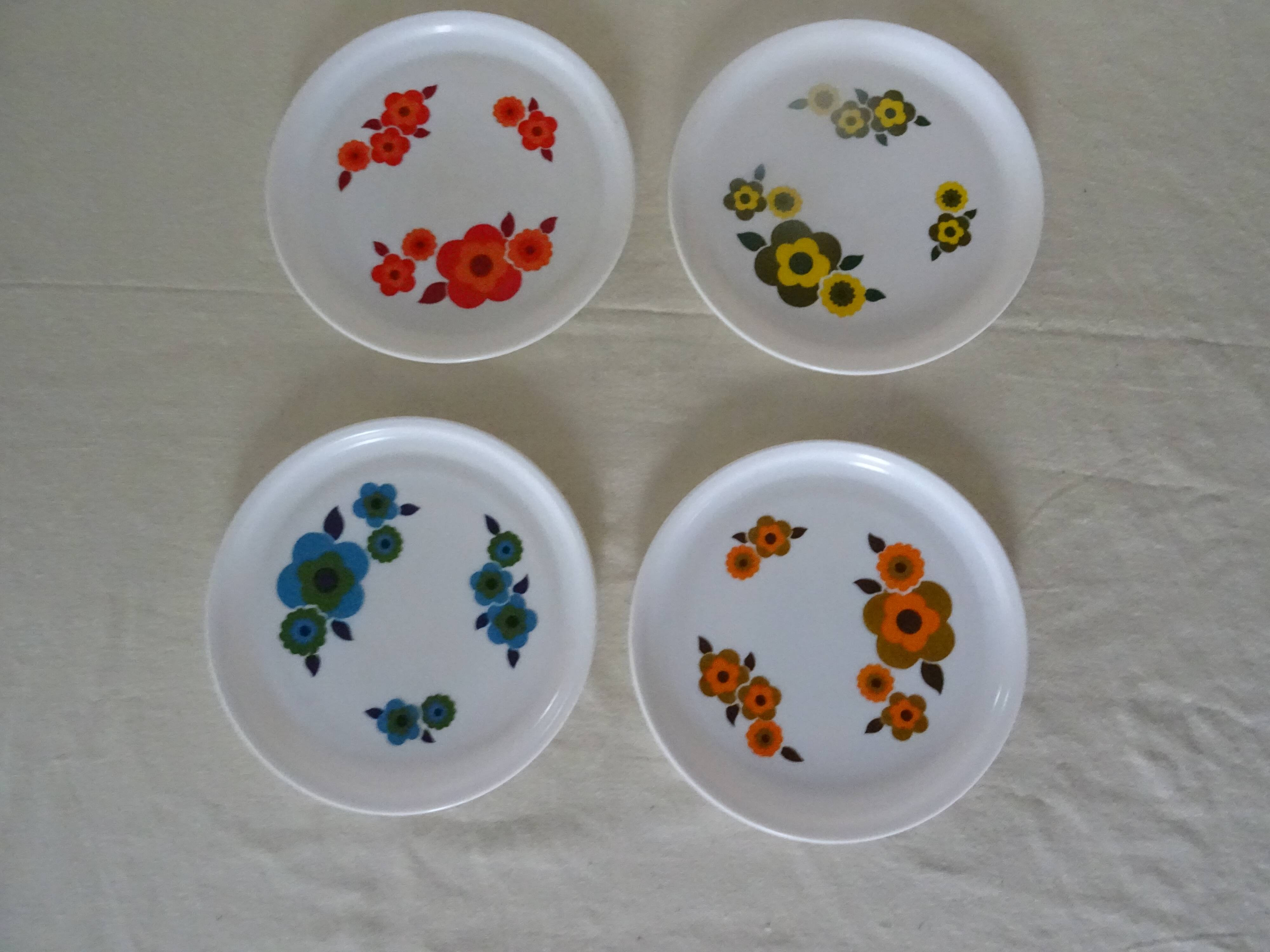 4 plates dessert flowers Arcopal lotus