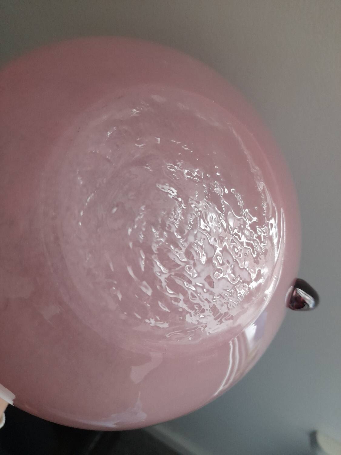 Vase en verre soufflé rose pastel 1980s