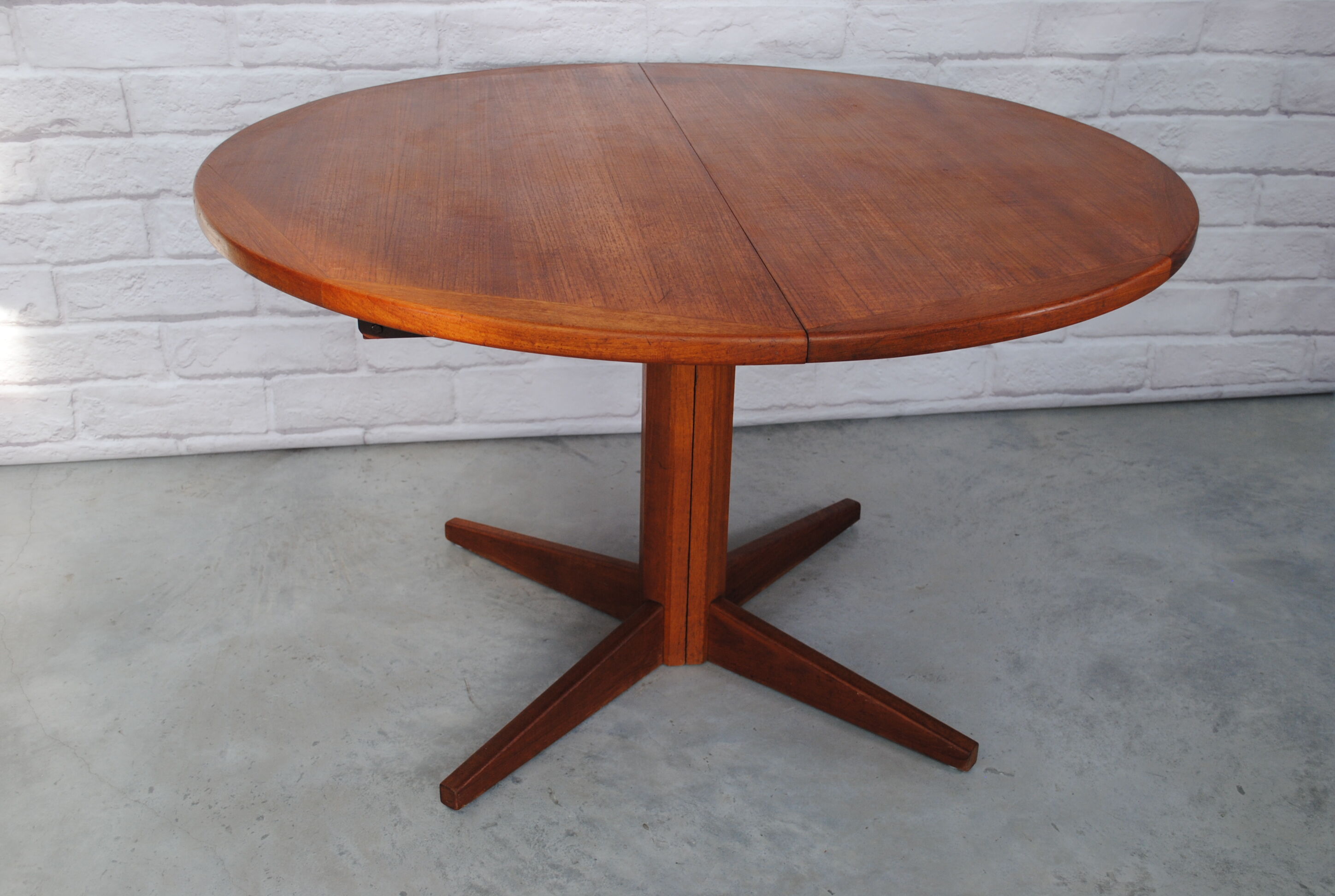 Table to eat expandable in teck