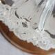 Plafonnier, applique murale ronde en verre taillé sur socle en bois