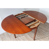 Scandinavian dining table in 1960 extendable teak