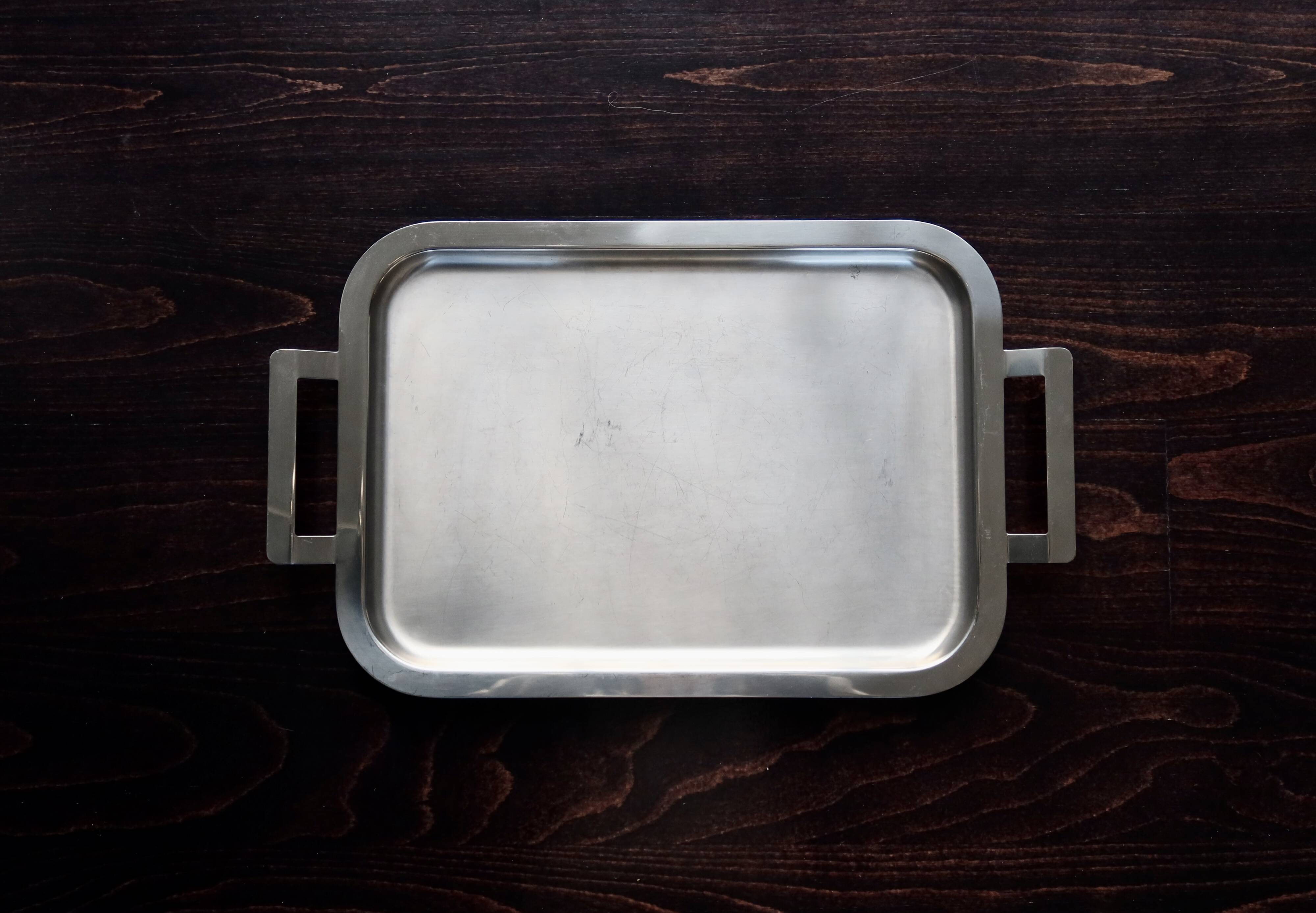 Vintage rectangular tray in shiny silver-plated metal.
