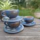 3 tasses et sous-tasses grès bleu et blanc vintage signé