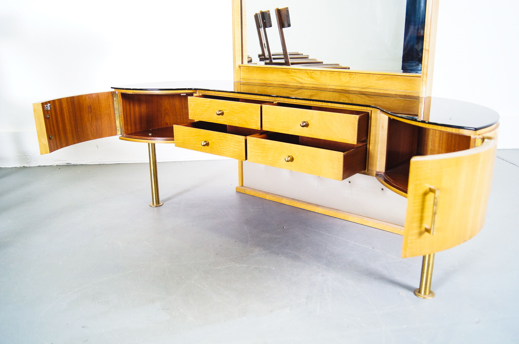 Birch Dressing Table With Large Mirror