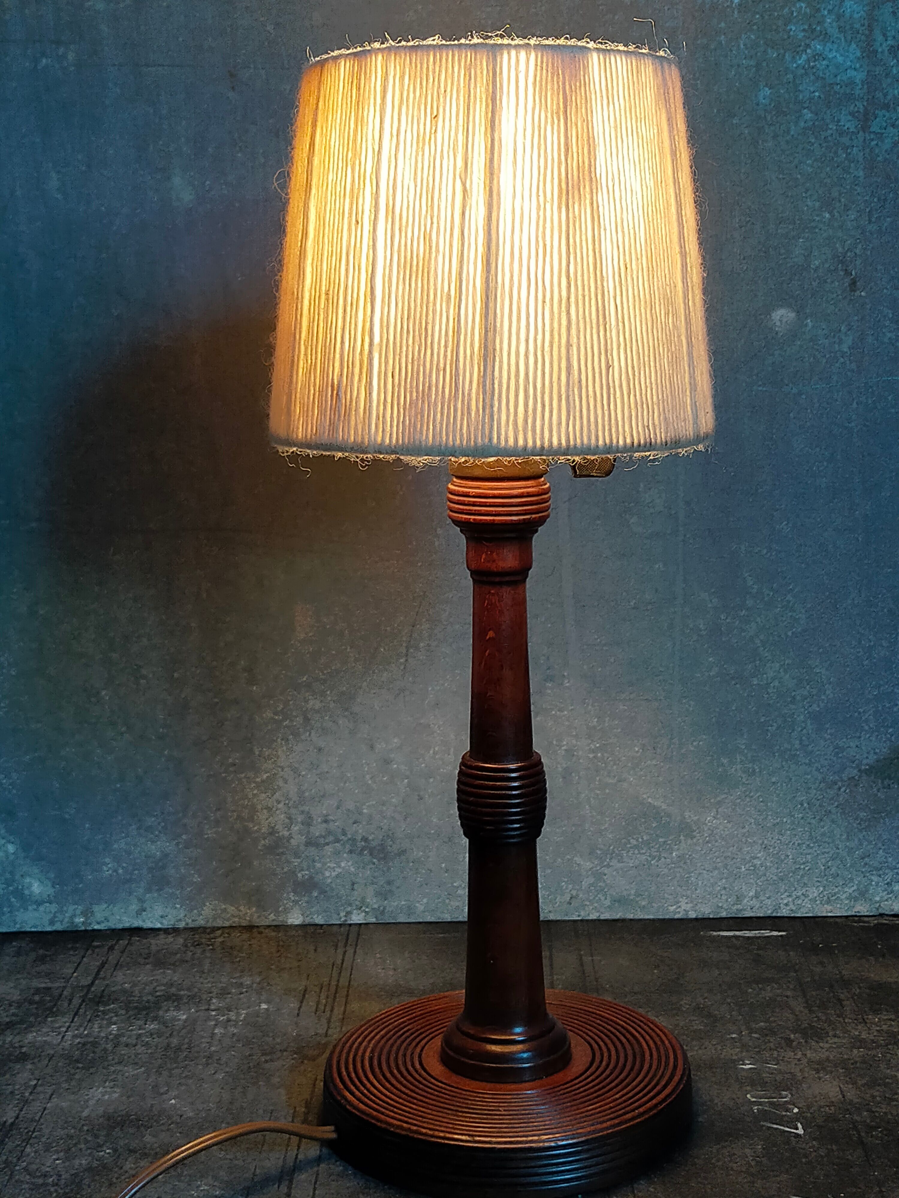 Art-deco lamp foot in solid wood turned 40s
