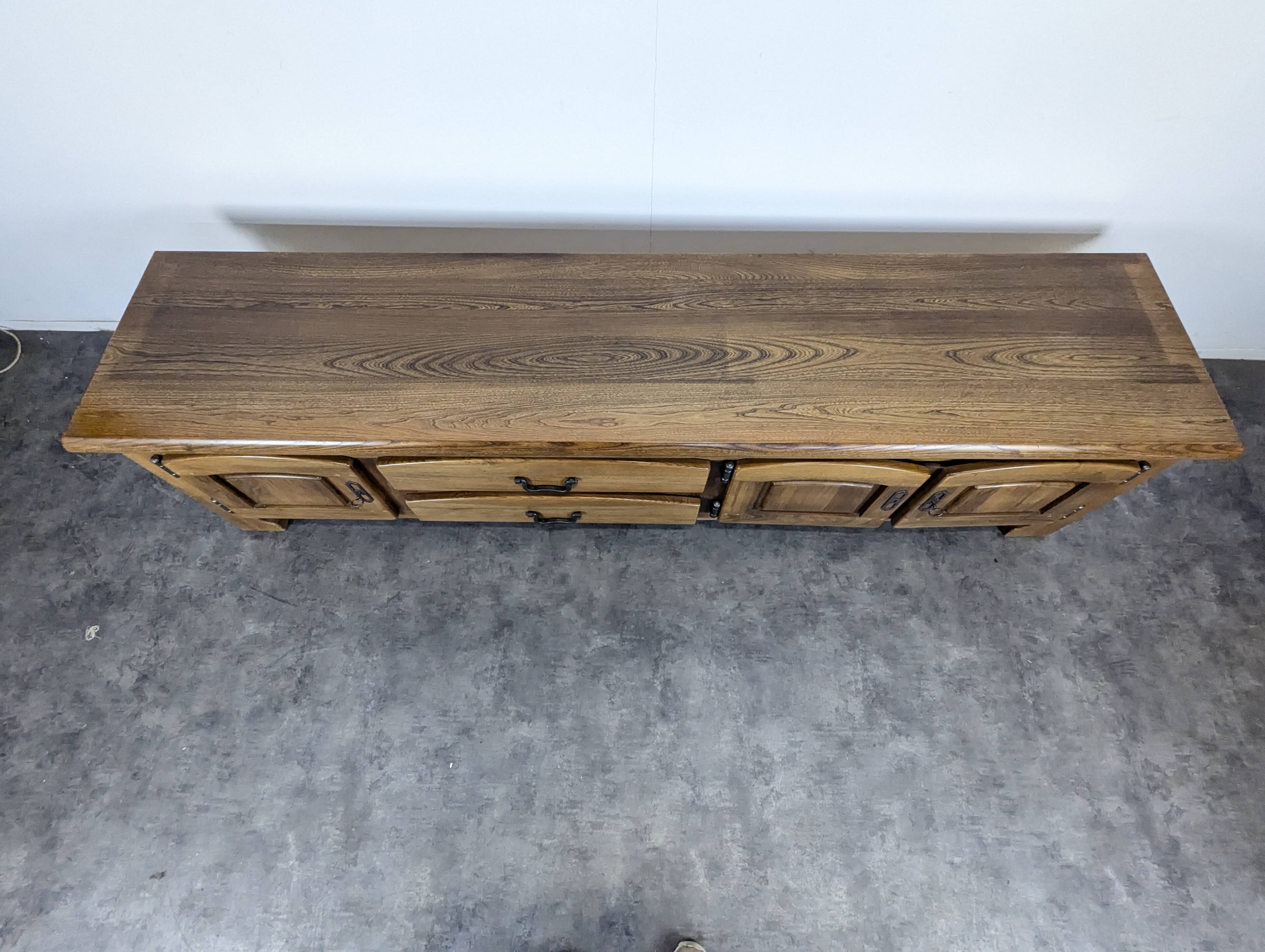 Low buffet in solid oak