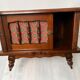 Table de chevet en bois sculptée vintage