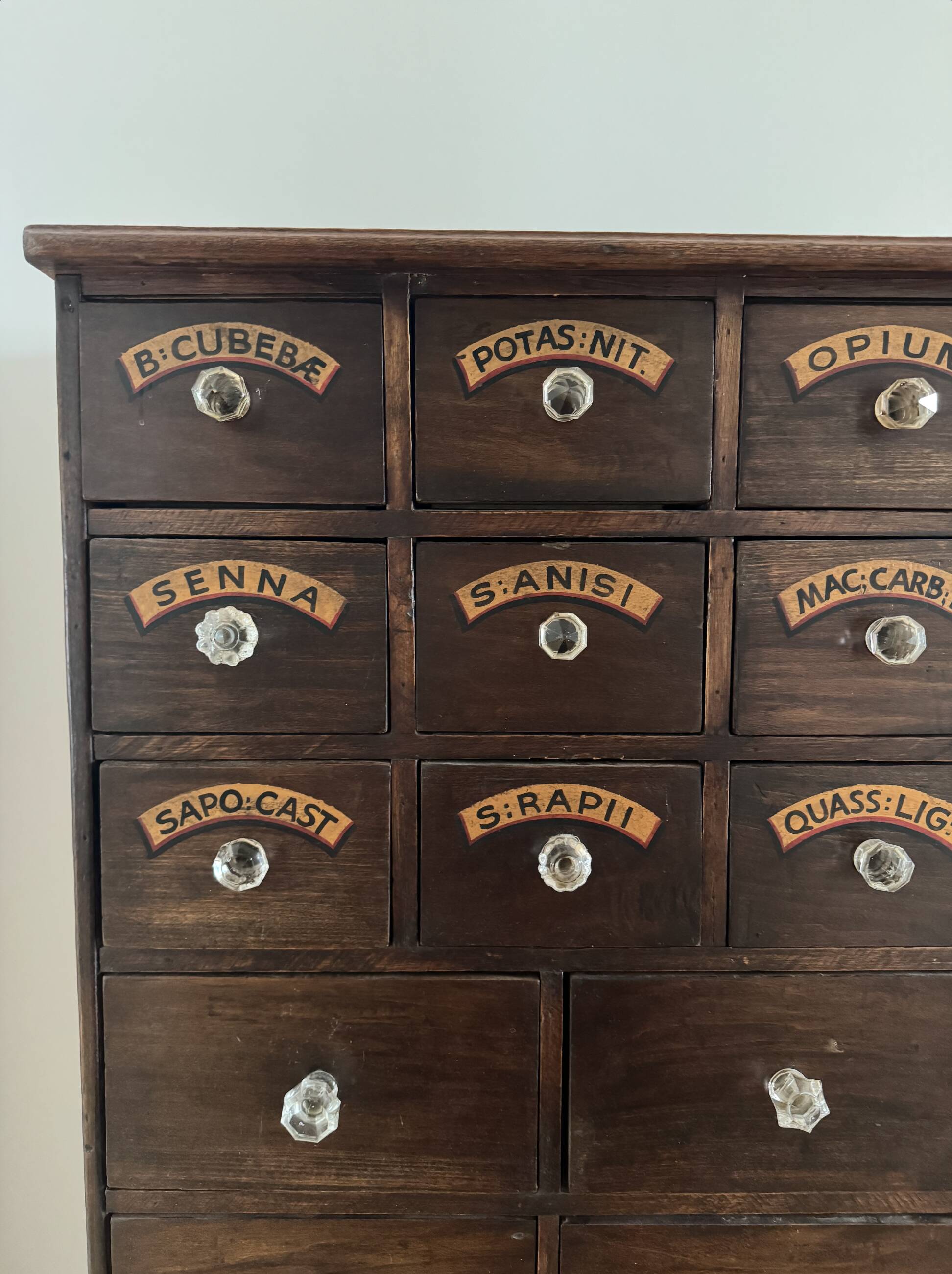 Apothecary drawer unit