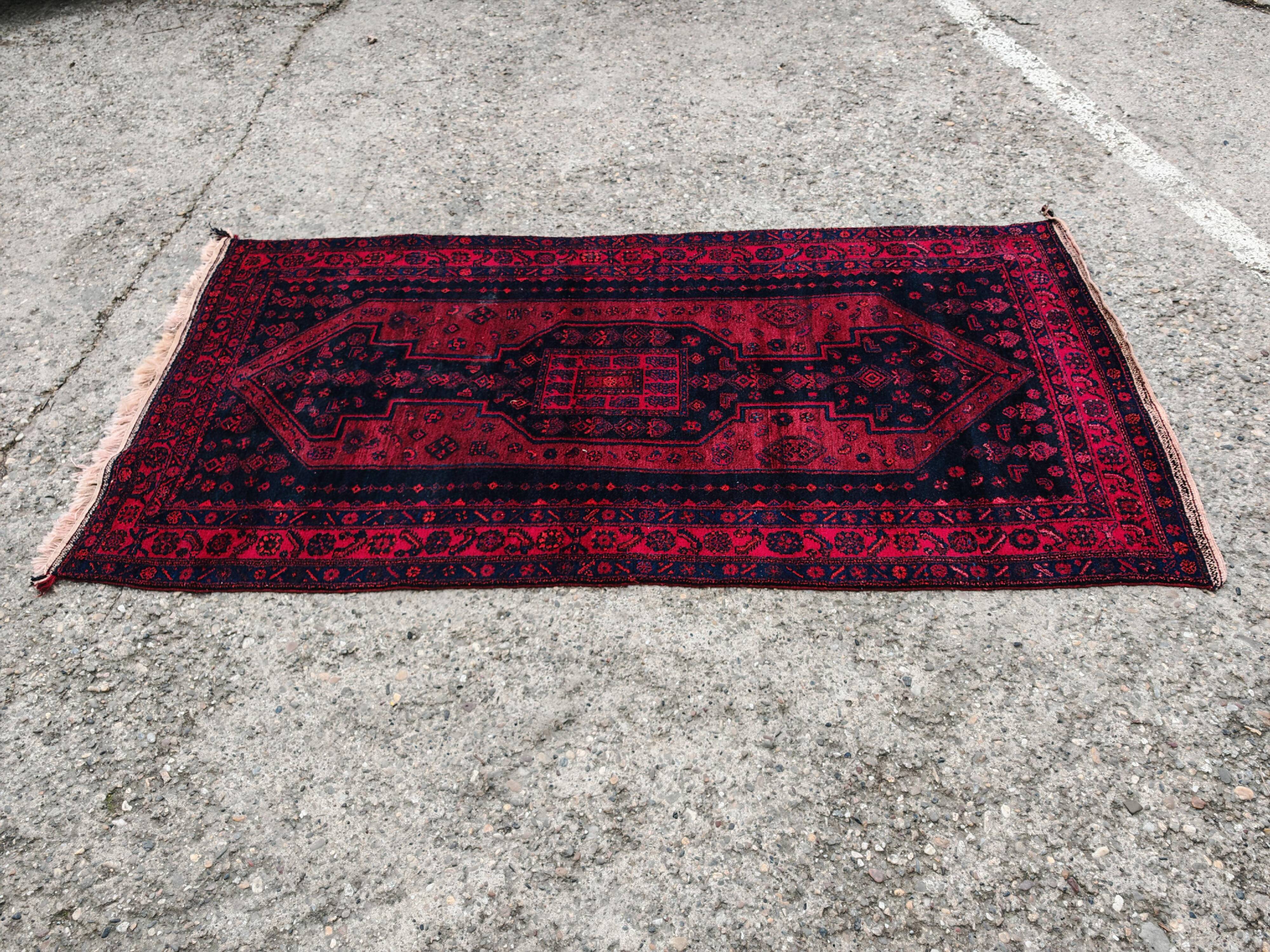 Koliay vintage hand-knotted rug, natural dyes, 1940s.