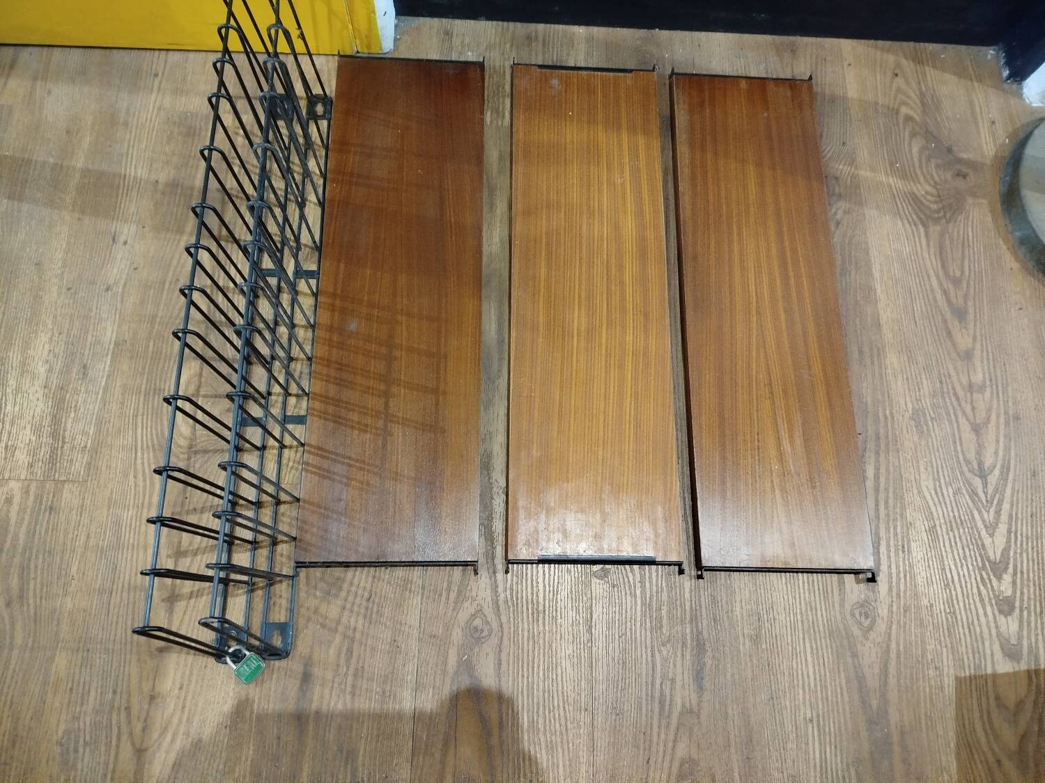 Tomado wall shelf – Holland – Vintage