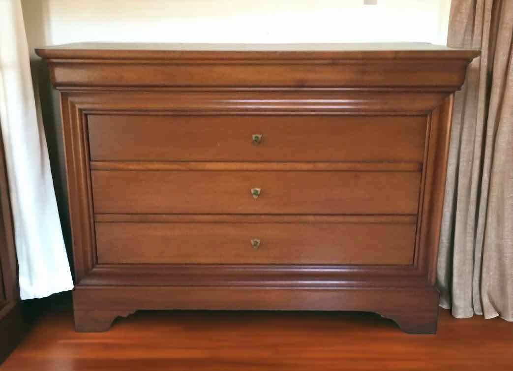 4-drawer chest of drawers in doweled cherry, Louis-Philippe style