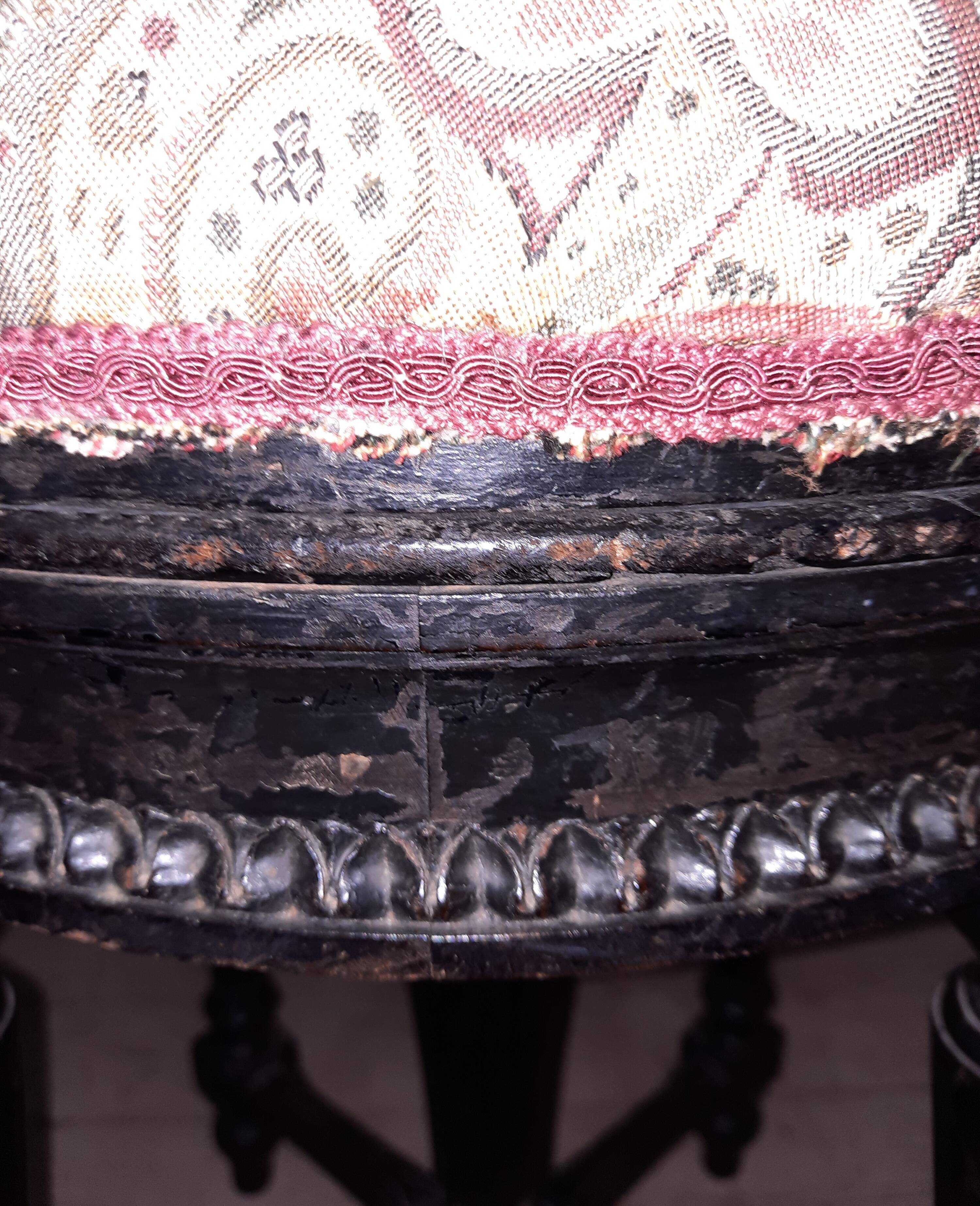 Napoleon III piano stool