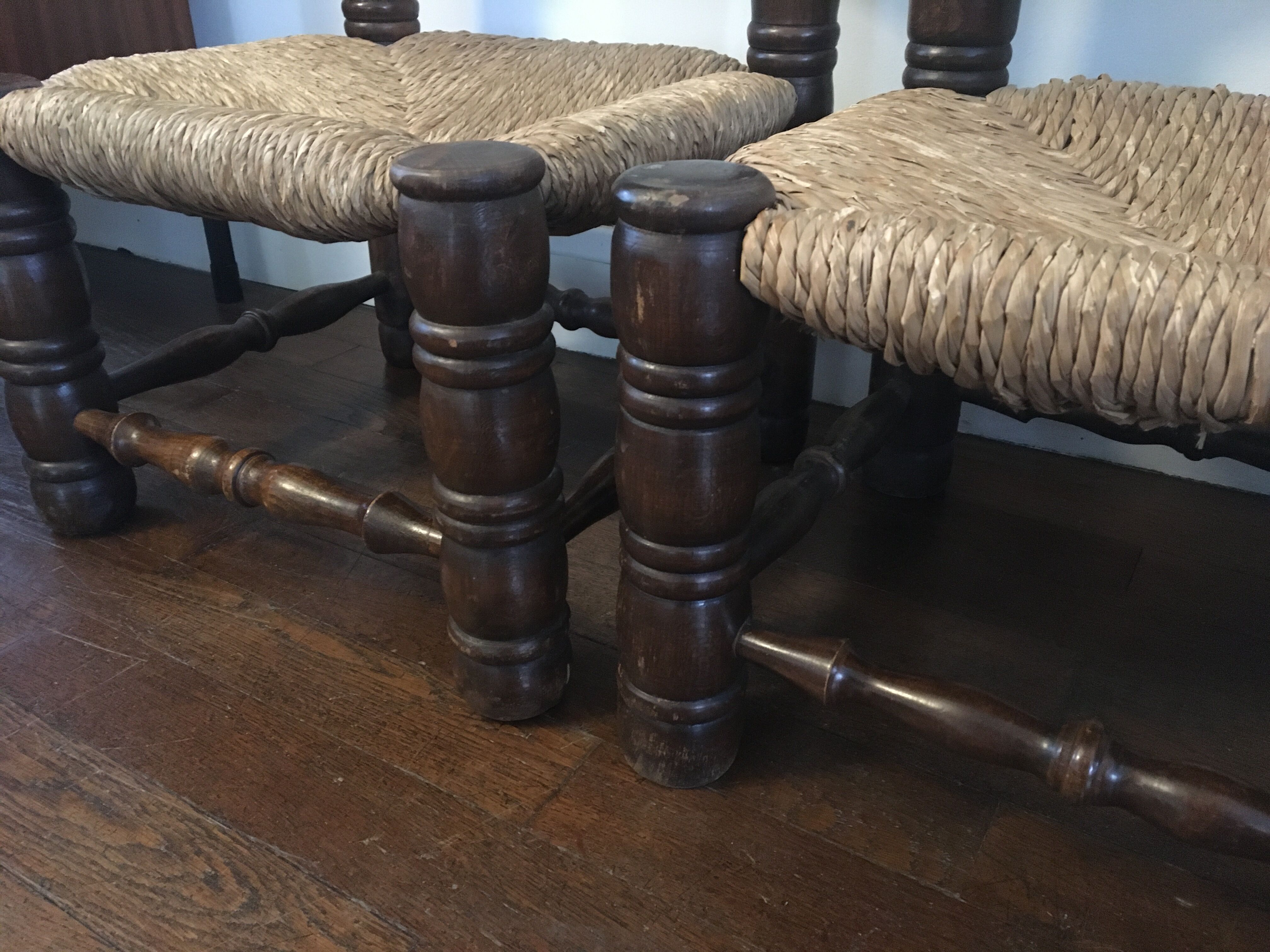Pair of popular art bass chairs