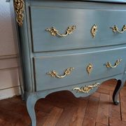 Regency style patinated bedroom chest of drawers with 2 drawers
