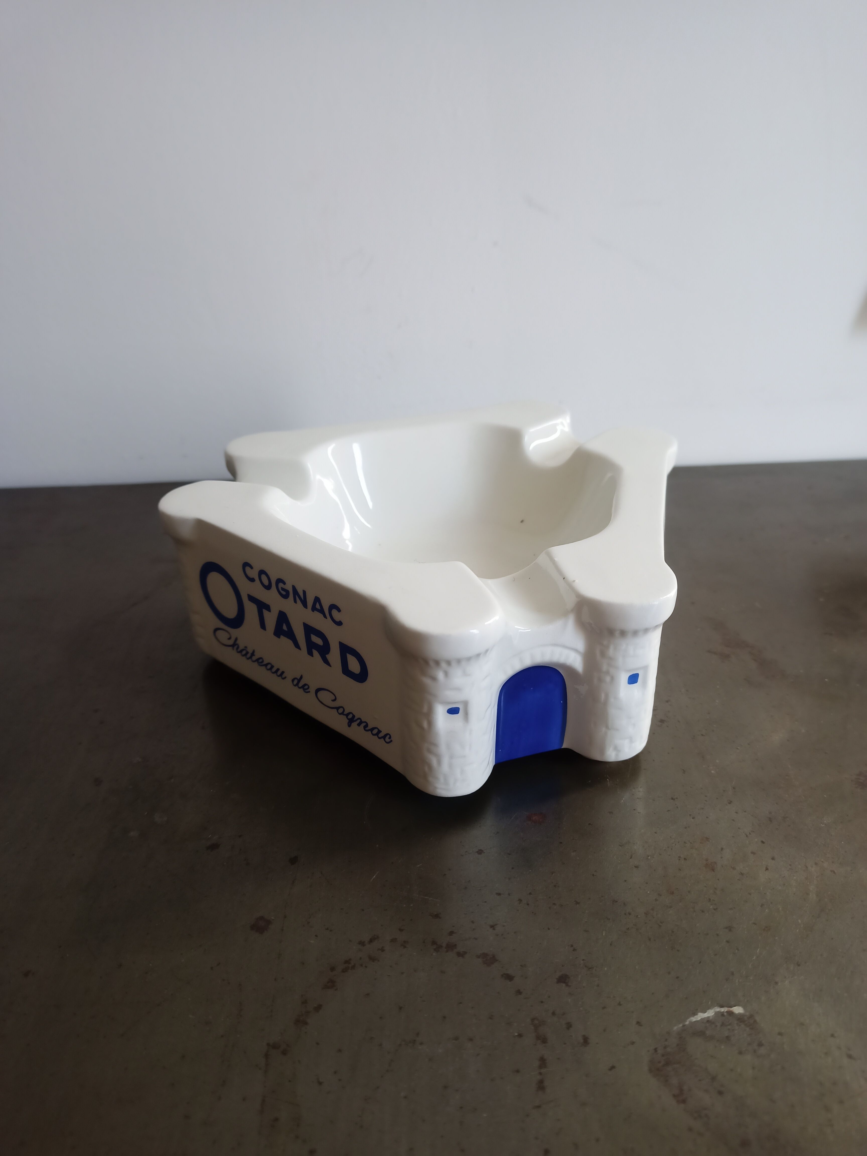 Cognac Otard ceramic advertising counter ashtray