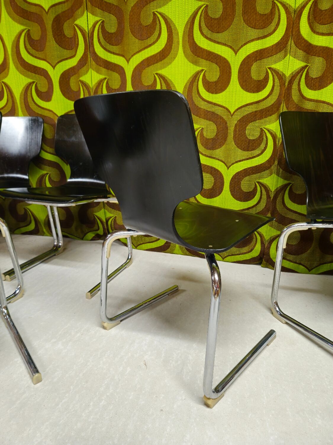 Lot of 10 Vintage 1970s Stacking Chairs