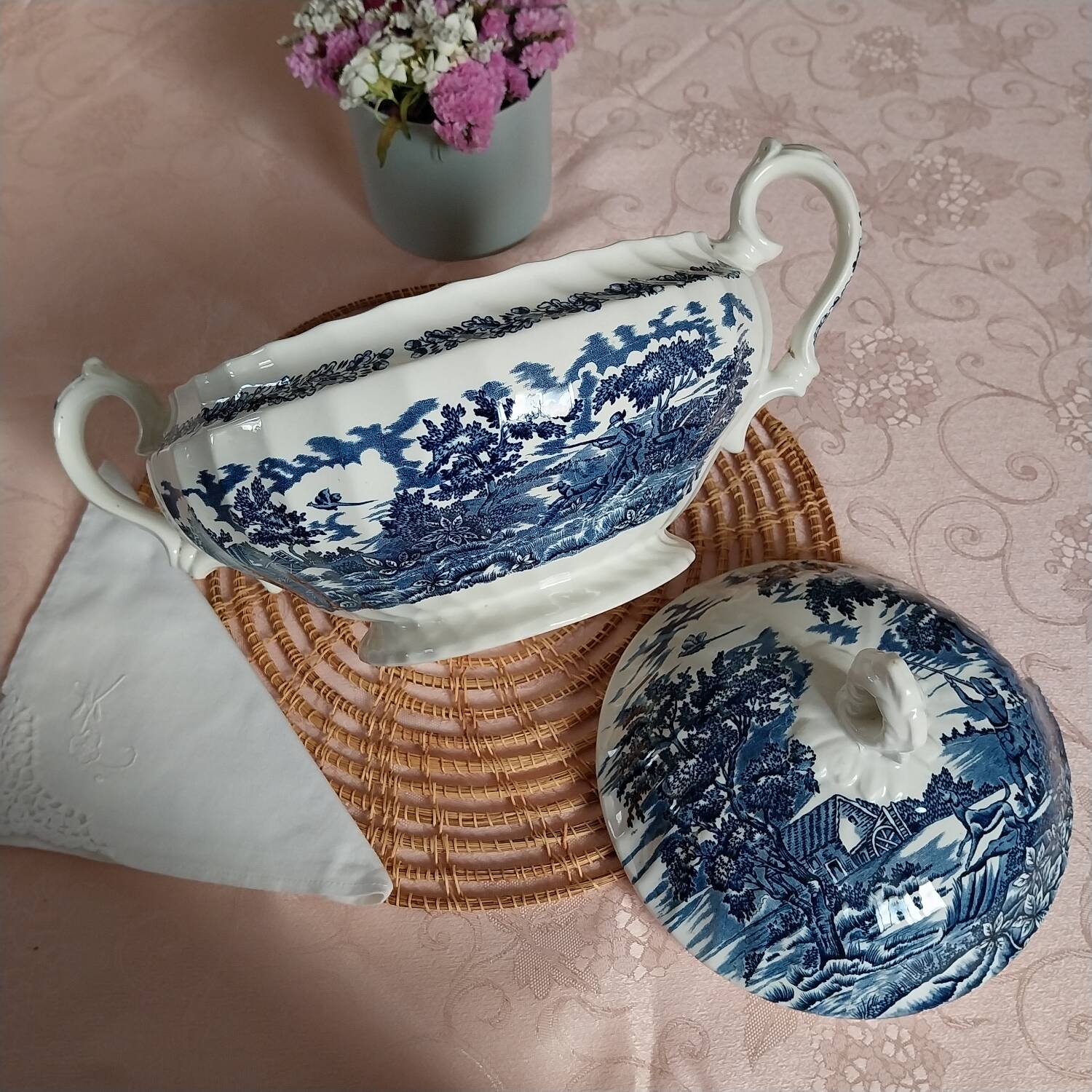 English soup tureen The Hunter by Myott