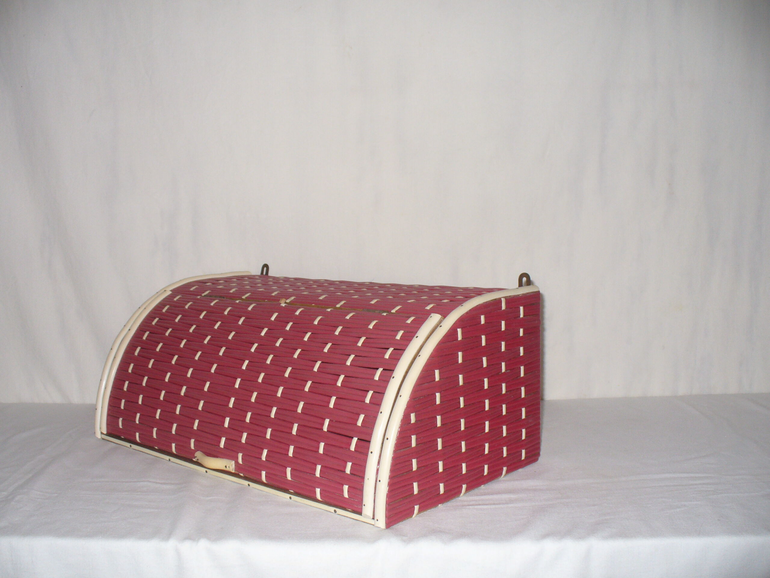 Side wall furniture scoubidou from the 50s