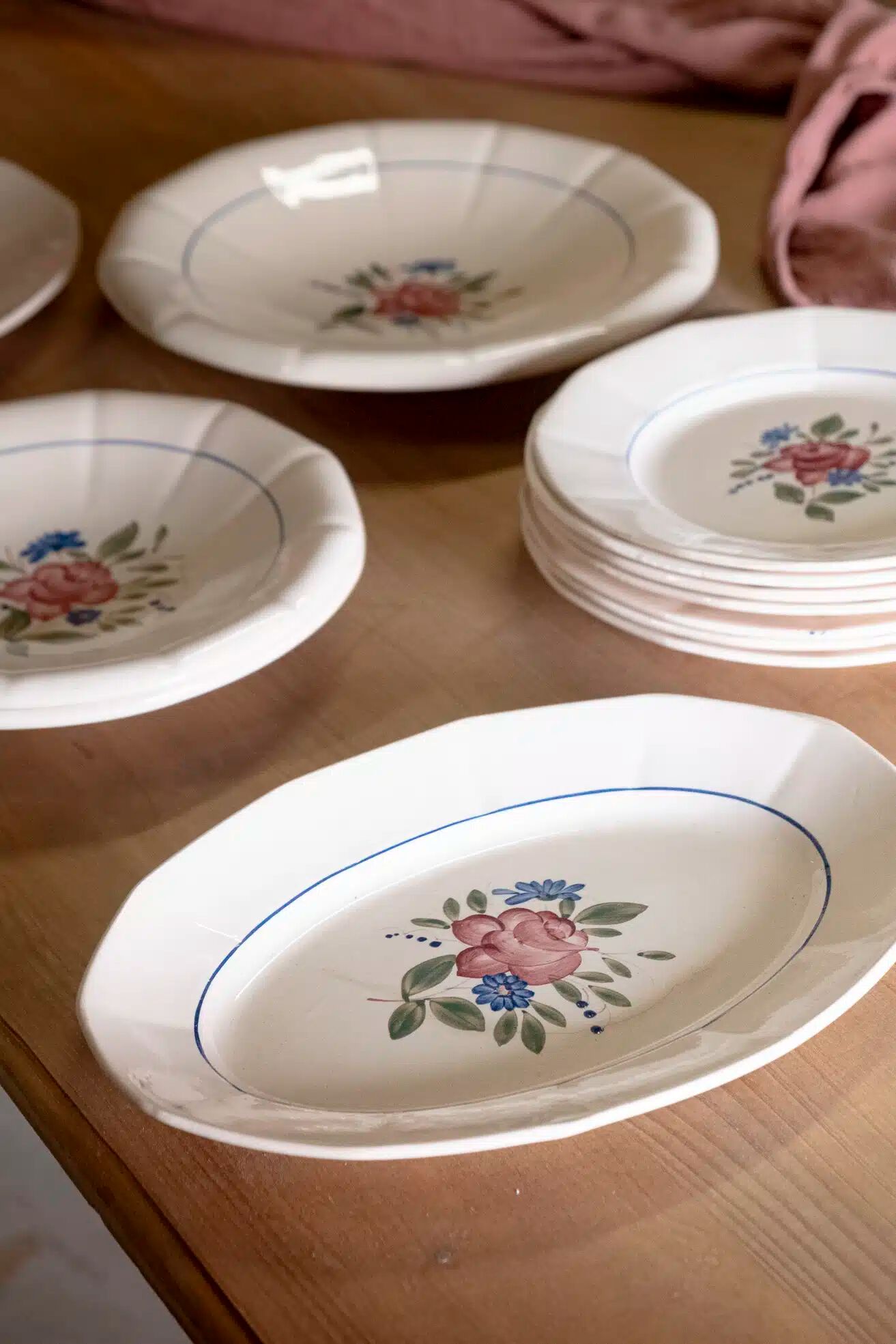 Oval dish in earthenware "Suzanne"
