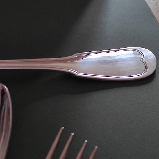 Ménagère de 37 couverts modèle filet, Argenterie